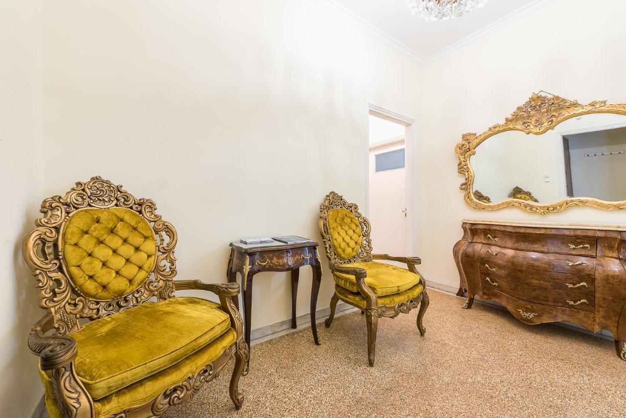 Victoria Queens Palace Apartments Atene Esterno foto
